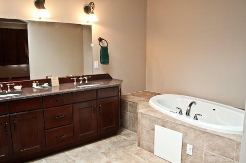 Hotel Misty Mountain Inn & Suites