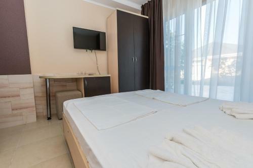 Yug Alliance Hotel