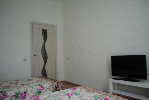 Hotel 12 Months