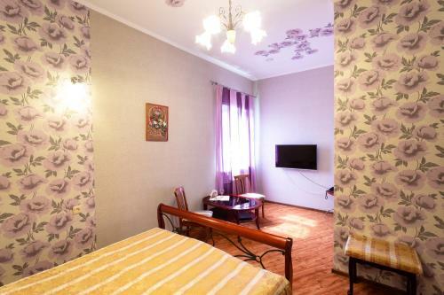 Aleksandrovsky Dvor Hotel