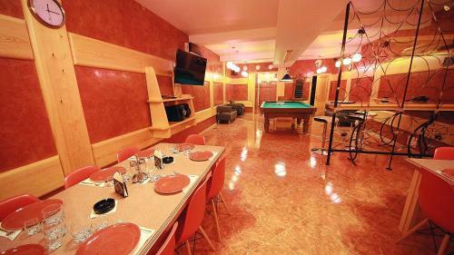Aleksandrovsky Dvor Hotel
