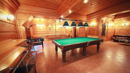 Aleksandrovsky Dvor Hotel