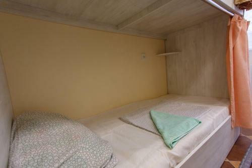 Re Hostel