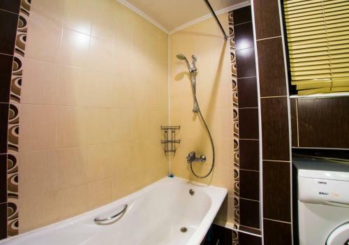 Rent-?????? Apartment On Dekabristov 116