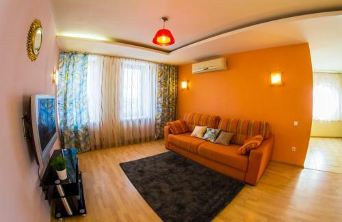 Rent-?????? Apartment On Dekabristov 116