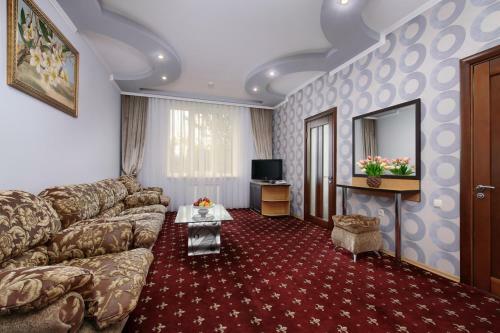 Villa Mask
