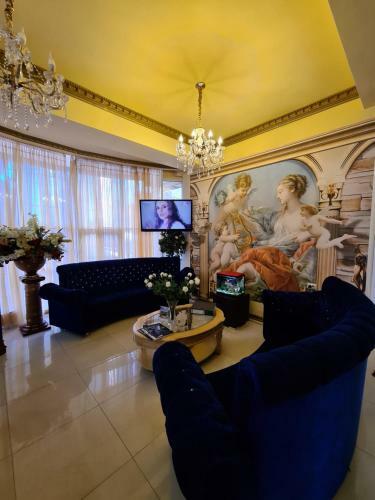 Golden Hotel