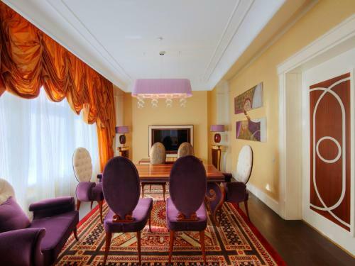 Hotel Dvor Podznoeva Glavniy Korpus