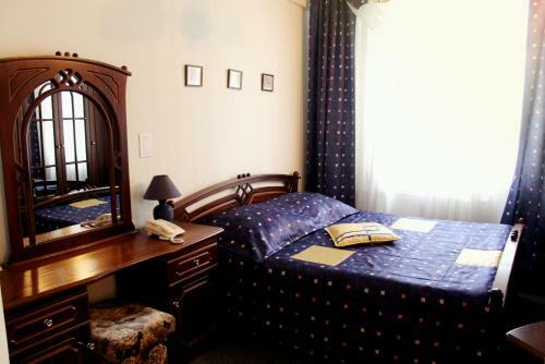 Hotel Equator Lite