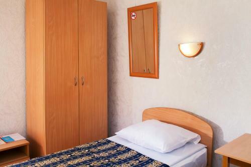 Hotel Equator Lite