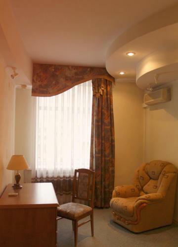 Hotel Equator Lite