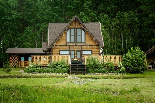 Hostal Holiday Home Tihotut