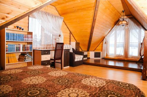 Hostal Holiday Home Tihotut