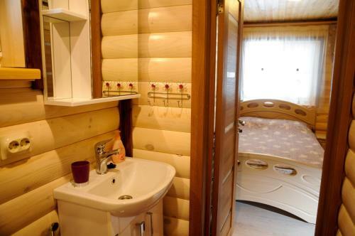 Hostal Holiday Home Tihotut