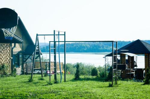 Hostal Holiday Home Tihotut