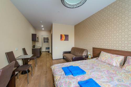 Apart Hotel "five"