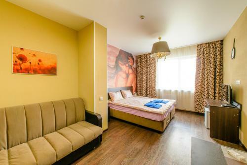 Apart Hotel "five"