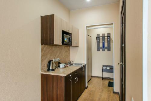 Apart Hotel "five"