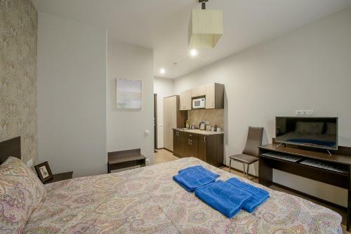 Apart Hotel "five"