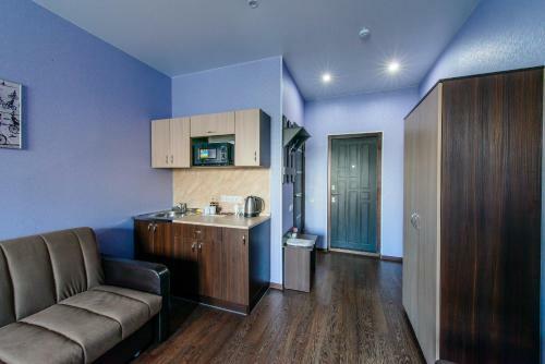 Apart Hotel "five"