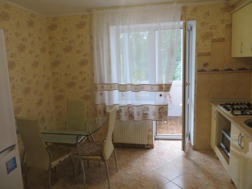 Apartment On Shtrausa 4