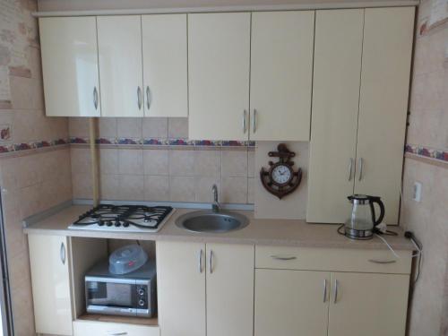 Apartment On Shtrausa 4