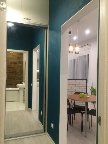 Apartment 87