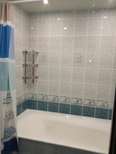 Apartment On Svyazi 8