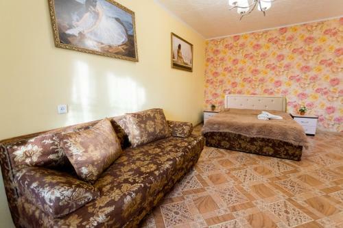 Apartment At 50 Let Oktyabrya 39
