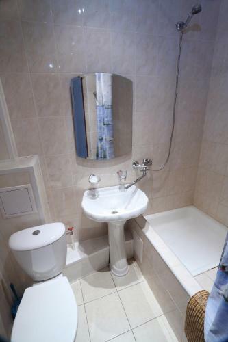 Neftyanik Hotel