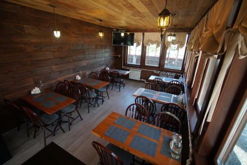 Hotel Kovcheg