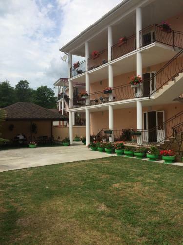 Hostal Guest House Emiliya