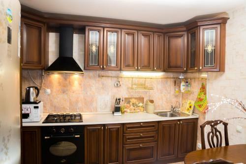 Apartment On Druzhby 105