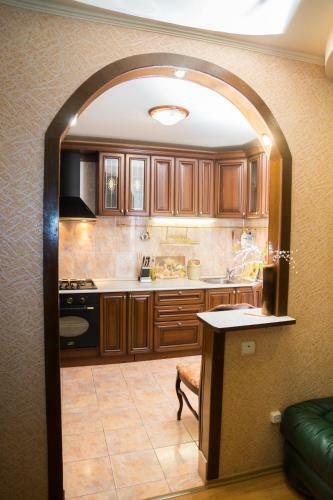 Apartment On Druzhby 105