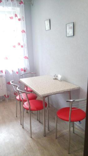 Apartment On Aleksandrova 8