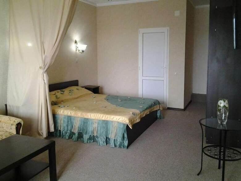 Happylinn Hotel