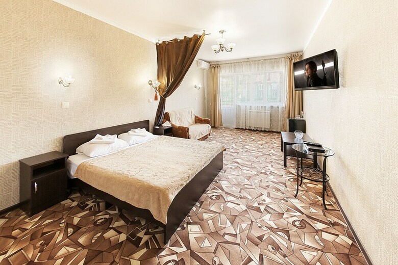 Happylinn Hotel