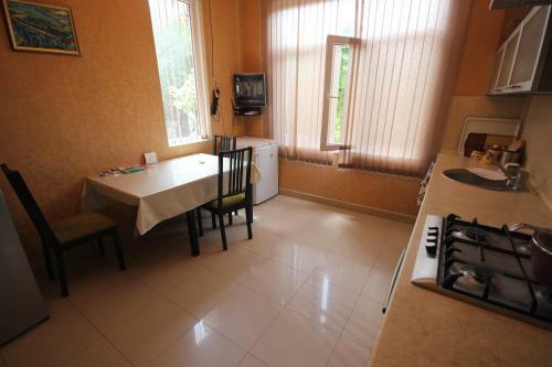 Hostal Anzhelika Albatros Guest House