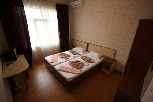 Hostal Anzhelika Albatros Guest House