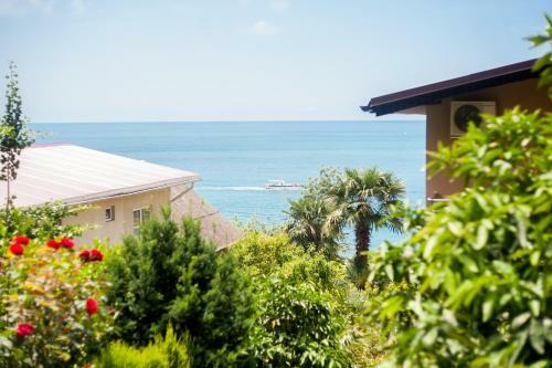 Hostal Anzhelika Albatros Guest House