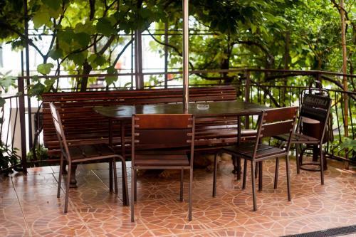 Hostal Anzhelika Albatros Guest House