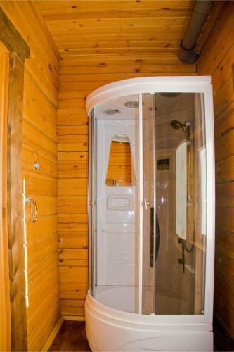 Hostal Holiday Village Bayar