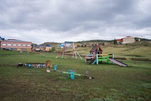 Hostal Holiday Village Bayar