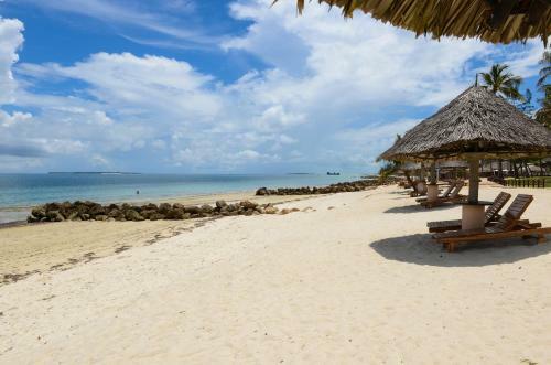 Bed & Breakfast Ledger Plaza Bahari Beach Hotel