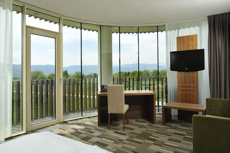 Lambergh Chateau & Hotel