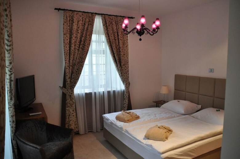 Lambergh Chateau & Hotel