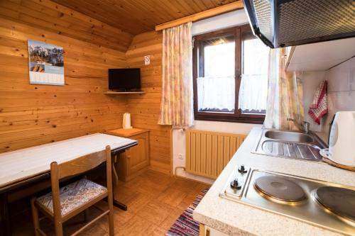 Hostal Apartments Pri Urhu