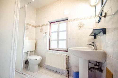 Hostal Guesthouse Skafar
