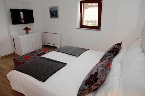 Hostal Garni Hotel Dvor