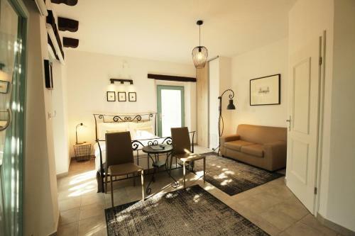 Hostal Garni Hotel Dvor